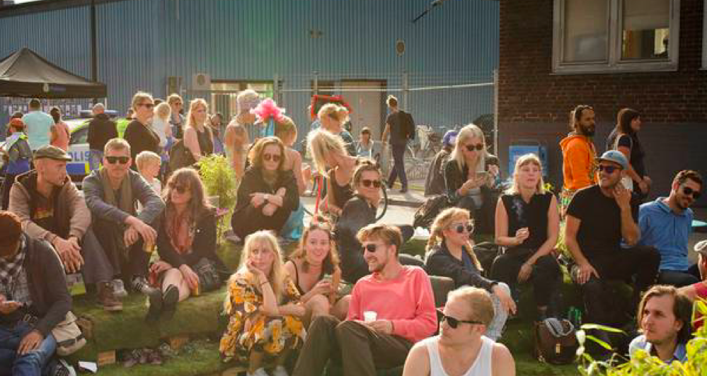 coffee crew chilling outside at NGBG Gatufest 2016
